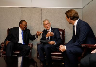 Am 24. September 2018 setzte Bundeskanzler Sebastian Kurz (r.) seine Reise anl&auml;sslich der UN-Generalversammlung nach New York fort. Im Bild mit Bundespr&auml;sident Alexander Van der Bellen (m.) und dem Pr&auml;sidenten Kenyas Uhuru Kenyatta (l.).