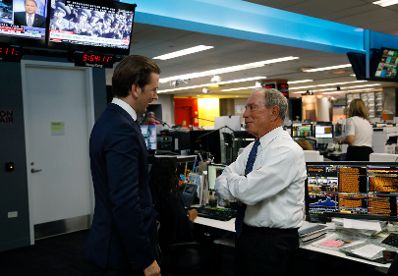 Am 24. September 2018 setzte Bundeskanzler Sebastian Kurz (l.) seine Reise anl&auml;sslich der UN-Generalversammlung nach New York fort. Im Bild mit dem Unternehmer und ehemaligen B&uuml;rgermeister von New York Michael Bloomberg (r.).