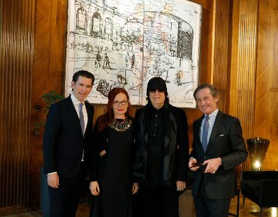 Am 19. November 2018 empfing Bundeskanzler Sebastian Kurz (l.) den K&uuml;nstler Gottfried Helnwein (2.v.r.) im Bundeskanzleramt. Im Bild mit dessen Gattin Renate Helnwein (2.v.l.) sowie Regierungssprecher Peter Launsky-Tieffenthal (r.).