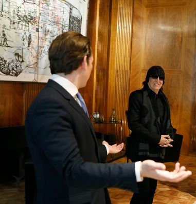 Am 19. November 2018 empfing Bundeskanzler Sebastian Kurz (l.) den K&uuml;nstler Gottfried Helnwein (r.) im Bundeskanzleramt.