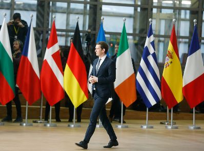Am 25. November 2018 fand ein Brexit-Gipfel in Br&uuml;ssel statt. Im Bild Bundeskanzler Sebastian Kurz am Weg zu einem Pressestatement.