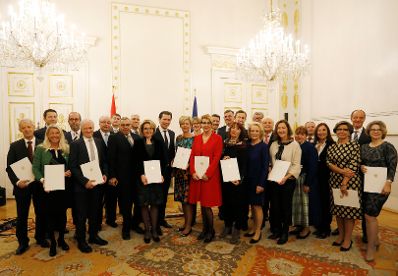 Am 3. Dezember 2018 bestellte der Bundeskanzler Vertreterinnen und Vertreter der Wirtschaft zu Mitgliedern der bei der Bundesanstalt &quot;Statistik &Ouml;sterreich&quot; eingerichteten Wirtschaftskurie. Damit haben sie das Recht, die Bezeichnung &quot;Kommerzialrat/Kommerzialr&auml;tin f&uuml;r die Statistik&quot; zu f&uuml;hren.