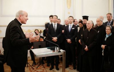 Am 4. Dezember 2018 empfingen Bundeskanzler Sebastian Kurz und Bundesminister Gernot Bl&uuml;mel Vertreter christlicher Religionen im Bundeskanzleramt. Im Bild der Erzbischof von Wien Kardinal Christoph Sch&ouml;nborn (l.).