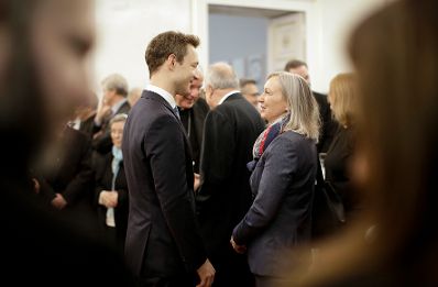 Am 4. Dezember 2018 empfingen Bundeskanzler Sebastian Kurz und Bundesminister Gernot Bl&uuml;mel (l.) Vertreter christlicher Religionen im Bundeskanzleramt.