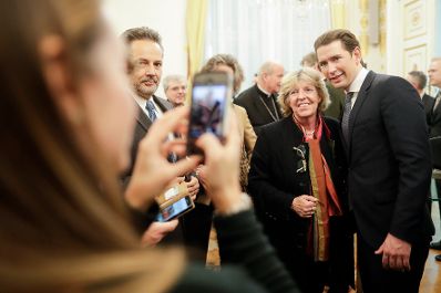 Am 4. Dezember 2018 empfingen Bundeskanzler Sebastian Kurz (r.) und Bundesminister Gernot Bl&uuml;mel Vertreter christlicher Religionen im Bundeskanzleramt.