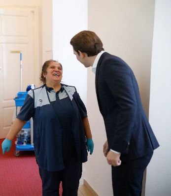 Am 10. Dezember 2018 besuchten Bundeskanzler Sebastian Kurz (r.) und Bundesministerin Juliane Bogner-Strau&szlig; die Sektion f&uuml;r Frauenangelegenheiten und Gleichstellung.