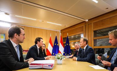 Am 12. Dezember 2018 reiste Bundeskanzler Sebastian Kurz (m.l.) anl&auml;sslich des EU-Gipfels nach Br&uuml;ssel. Im Bild mit dem Pr&auml;sidenten des Europ&auml;ischen Rates Donald Tusk (m.r.).