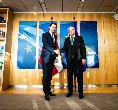 Am 13. Dezember 2018 setzte Bundeskanzler Sebastian Kurz (l.) seine Reise nach Br&uuml;ssel anl&auml;sslich des EU-Gipfels fort. Im Bild mit dem Pr&auml;sidenten der Europ&auml;ischen Kommission Jean-Claude Juncker (r.).