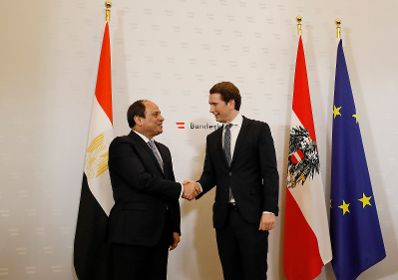 Am 17. Dezember 2018 empfing Bundeskanzler Sebastian Kurz (r.) den Pr&auml;sidenten der Arabischen Republik &Auml;gypten Abdel Fattah Al-Sisi (l.) anl&auml;sslich des EU-Afrika-Forums im Bundeskanzleramt.