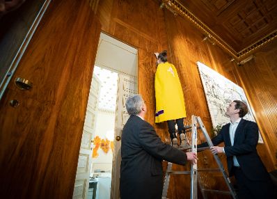 Am 28. Dezember 2018 empfing Bundeskanzler Sebastian Kurz (r.) Sternsinger im Bundeskanzleramt.