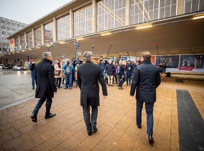 Am 14. J&auml;nner 2020 besuchte Bundeskanzler Sebastian Kurz gemeinsam mit Vizekanzler Werner Kogler und Bundesminister Karl Nehammer die Polizeiinspektion Wien - Westbahnhof.