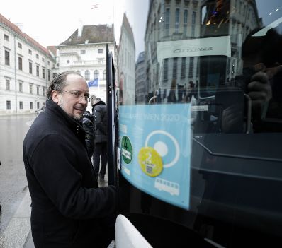 Am 29. J&auml;nner 2020 machte sich die Bundesregierung auf den Weg zur zweit&auml;gigen Regierungsklausur in Krems. Im Bild Bundesminister Alexander Schallenberg.