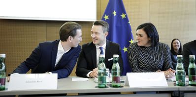 Am 29. J&auml;nner 2020 begann in Krems die zweit&auml;gige Klausurtagung der Bundesregierung. Im Bild (v.l.n.r.) Bundeskanzler Sebastian Kurz, Bundesminister Gernot Bl&uuml;mel und Bundesministerin Elisabeth K&ouml;stinger.