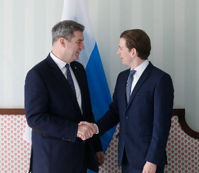 Am 15. Februar 2020 besuchte Bundeskanzler Sebastian Kurz (r.) die M&uuml;nchner Sicherheitskonferenz. Im Gespr&auml;ch mit dem Bayerischen Ministerpr&auml;sident Markus S&ouml;der (l.).