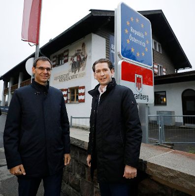 Am 14. Mai 2020 besuchte Bundeskanzler Sebastian Kurz (r.) das Kleinwalsertal. Im Bild mit Landeshauptmann Markus Wallner (l.).