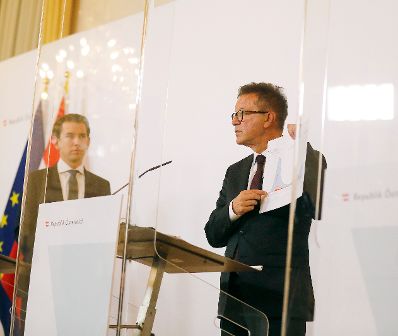 Am 4. September 2020 fand im Bundeskanzleramt eine Pressekonferenz zum Start der Corona-Ampel statt. Im Bild Bundeskanzler Sebastian Kurz (l.) und Bundesminister Rudolf Anschober (r.).