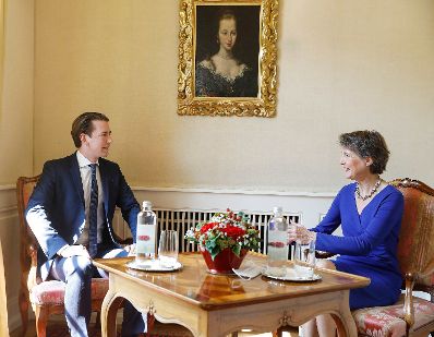 Am 18. September 2020 traf Bundeskanzler Sebastian Kurz (l.) im Rahmen seines Arbeitsbesuchs in der Schweiz die Schweizer Bundespr&auml;sidentin Simonetta Sommaruga (r.).