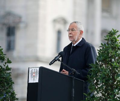 Am 26. Oktober 2020 hielt Bundeskanzler Sebastian Kurz im Rahmen der Angelobung der Rekrutinnen und Rekruten des &ouml;sterreichischen Bundesheeres auf dem Wiener Heldenplatz eine Rede zum &Ouml;sterreichischen Nationalfeiertag. Im Bild Bundespr&auml;sidenten Alexander Van der Bellen.