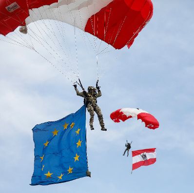 Am 26. Oktober 2020 hielt Bundeskanzler Sebastian Kurz im Rahmen der Angelobung der Rekrutinnen und Rekruten des &ouml;sterreichischen Bundesheeres auf dem Wiener Heldenplatz eine Rede zum &Ouml;sterreichischen Nationalfeiertag.