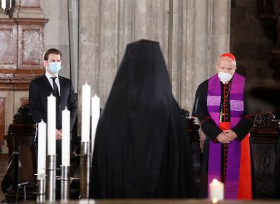 Am 3. November 2020 nahm Bundeskanzler Sebastian Kurz (l.) am Gedenkgottesdienst f&uuml;r die Opfer des Terroranschlags in Wien im Stephansdom teil. Im Bild mit Kardinal Christoph Sch&ouml;nborn (r.).