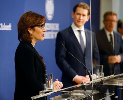 Am 27. Dezember 2020 nahm Bundeskanzler Sebastian Kurz an der ersten Corona Impfung an Frau Theresia Hofer teil. Im Bild bei der Pressekonferenz.