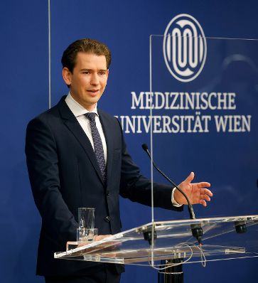 Am 27. Dezember 2020 nahm Bundeskanzler Sebastian Kurz an der ersten Corona Impfung an Frau Theresia Hofer teil. Im Bild bei der Pressekonferenz.