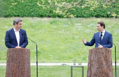 Am 11. Mai 2021 traf Bundeskanzler Sebastian Kurz (r.) im Rahmen seines Arbeitsbesuchs in M&uuml;nchen den bayrischen Ministerpr&auml;sident Markus S&ouml;der (l.). Im Bild bei einer gemeinsamen Pressekonferenz.