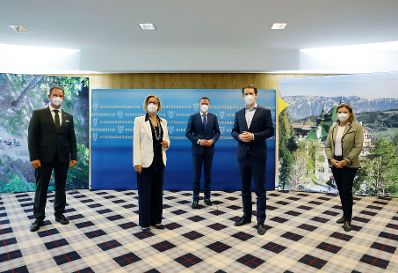 Am 17. Mai 2021 nahm Bundeskanzler Sebastian Kurz an der Pressekonferenz "Gastgeber f&uuml;r &Ouml;ffnung bereit" zur &Ouml;ffnung der Gastronomie und des Tourismus teil. Im Bild (v.l.n.r.) Mario Pulker, Obmann der Sparte Tourismus und Freizeitwirtschaft der WKO, Landeshauptfrau Johanna Mikl-Leitner, Jochen Danninger, Landesrat f&uuml;r Wirtschaft, Tourismus und Sport, Bundeskanzler Sebastian Kurz und Susanne Kraus-Winkler, Obfrau der Fachgruppe Hotellerie der WKO.
