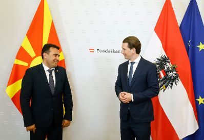 Am 18. Juni 2021 empfing Bundeskanzler Sebastian Kurz (r.) die Regierungschefs der Westbalkanstaaten zu einem Gipfeltreffen im Bundeskanzleramt. Im Bild mit Zoran Zaev (l.), Ministerpr&auml;sident von Mazedonien.