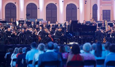 Am 18. Juni 2021 besucht Bundeskanzler Sebastian Kurz das Sommernachtskonzert im Sch&ouml;nbrunner Schlosspark.