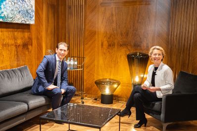 Am 21. Juni 2021 empfing Bundeskanzler Sebastian Kurz (l.) die Pr&auml;sidentin der Europ&auml;ischen Kommission Ursula von der Leyen (r.) zu einem Arbeitsgespr&auml;ch.