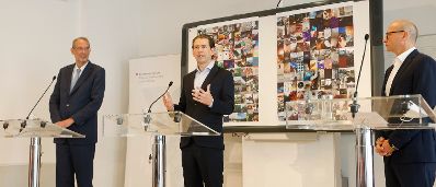 Am 23. Juni 2021 besuchte Bundeskanzler Sebastian Kurz (m.) gemeinsam mit Bundesminister Heinz Fa&szlig;mann (l.) das Diefenbach Gymnasium. Im Bild mit dem Direktor Helmut Langegger (r.) bei einer gemeinsamen Pressekonferenz.