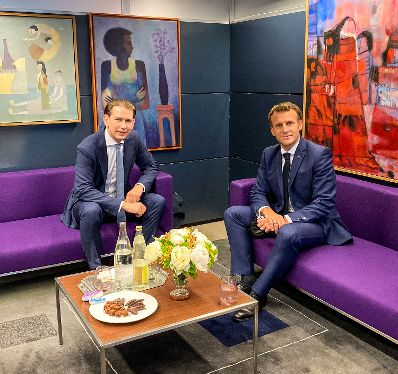 Am 30. Juni 2021 traf Bundeskanzler Sebastian Kurz (l.) im Rahmen seines Arbeitsbesuch in Paris den franz&ouml;sischen Staatspr&auml;sidenten Emmanuel Macron (r.).