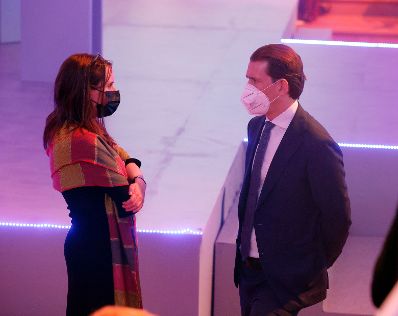 Am 30. Juni 2021 traf Bundeskanzler Sebastian Kurz (r.) im Rahmen seines Arbeitsbesuch in Paris die isl&auml;ndische Premierministerin Katr&iacute;n Jakobsd&oacute;ttir (l.).