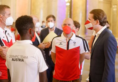 Am 8. Juli 2021 verabschiedeten Bundeskanzler Sebastian Kurz (r.) und Vizekanzler Werner Kogler die &ouml;sterreichischen Teilnehmerinnen und Teilnehmer der Olympischen Spiele 2020.