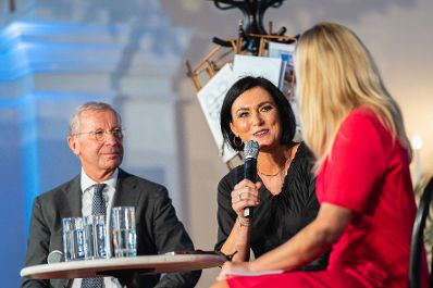 Am 8. Juli 2021 pr&auml;sentierten Bundeskanzler Sebastian Kurz und Bundesministerin Elisabeth K&ouml;stinger (m.) den &bdquo;Comeback-Plan f&uuml;r Tourismus&ldquo;.