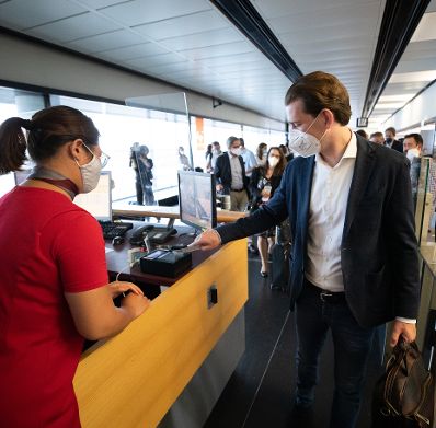 Bundeskanzler Sebastian Kurz (im Bild) vor seinem Abflug nach New York