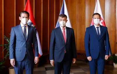 Am 7. September 2021 fand das &bdquo;SLAVKOV-3 Treffen&ldquo; in Tschechien statt. Im Bild Bundeskanzler Sebastian Kurz (l.), der tschechische Ministerpr&auml;sident Andrej Babi&scaron; (m.) und der slowakische Ministerpr&auml;sident Igor Matovi&egrave; (r.).