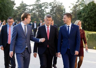 Am 7. September 2021 fand das &bdquo;SLAVKOV-3 Treffen&ldquo; in Tschechien statt. Im Bild Bundeskanzler Sebastian Kurz (l.), der tschechische Ministerpr&auml;sident Andrej Babi&scaron; (m.) und der slowakische Ministerpr&auml;sident Igor Matovi&egrave; (r.).