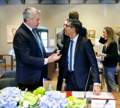 Am 1. Juni 2023 nahm Bundeskanzler Karl Nehammer (l.) am Gipfel der Europ&auml;ischen Politischen Gemeinschaft in der Republik Moldau teil. Im Bild mit dem Premierminister des Vereinigten K&ouml;nigreichs Rishi Sunak (r.).
