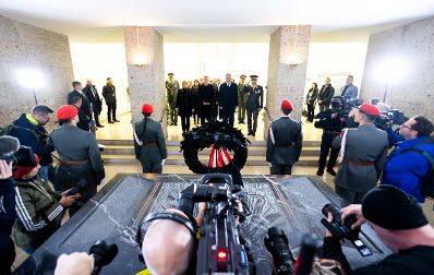 Am 26. Oktober 2024 fand anl&auml;sslich des Nationalfeiertages die traditionelle Kranzniederlegung im Weihraum am Wiener Heldenplatz statt.