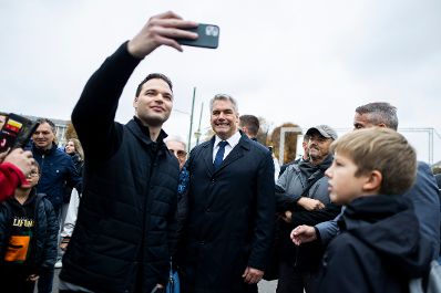 Am 26. Oktober 2024 nahm Bundeskanzler Karl Nehammer im Rahmen des Nationalfeiertages an den Feierlichkeiten teil.