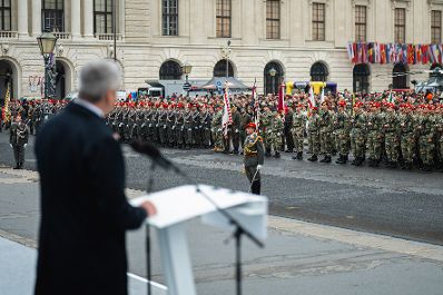 Am 26. Oktober 2024 hielt Bundeskanzler Karl Nehammer im Rahmen der Angelobung der Rekrutinnen und Rekruten des &ouml;sterreichischen Bundesheeres auf dem Wiener Heldenplatz eine Rede zum &Ouml;sterreichischen Nationalfeiertag.