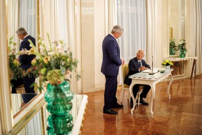Am 5. November 2024 empfing Bundeskanzler Karl Nehammer (rl.) den designierten Pr&auml;sident des Europ&auml;ischen Rates, Ant&oacute;nio Costa (r.) zu einem Gespr&auml;ch.