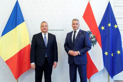Am 18. November 2024 empfing Bundeskanzler Karl Nehammer (r.) den Senatspr&auml;sident von Rum&auml;nien Nicolae Ciucă (l.).