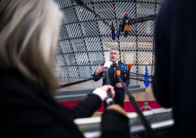 Am 19. Dezember 2024 nahm Bundeskanzler Karl Nehammer (l.) an dem Treffen der EU-Staats- und Regierungschefs in Br&uuml;ssel teil. Im Bild beim Doorstep.
