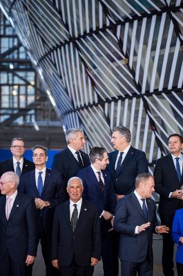 Am 19. Dezember 2024 nahm Bundeskanzler Karl Nehammer an dem Treffen der EU-Staats- und Regierungschefs in Br&uuml;ssel teil. Im Bild beim Gruppenfoto.