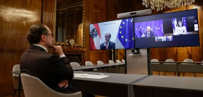 Am 19. Oktober 2021 nahm Bundeskanzler Alexander Schallenberg an der Videokonferenz zum bevorstehen Europ&auml;ischen Rat teil. Im Bild mit dem Pr&auml;sideten des Europ&auml;ischen Rats Charles Michel, der finnischen Premierministerin Sanna Marin, dem ungarischen Premier Viktor Orban und den Pr&auml;sidenten der bulgarischen Republik Rumen Radev.