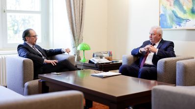 Am 23. Oktober 2021 besuchte Bundeskanzler Alexander Schallenberg (l.) den steirischen Landeshauptmann Hermann Sch&uuml;tzenh&ouml;fer (r.) zu einem Gespr&auml;ch.