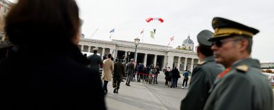 Am 26. Oktober 2021 hielt Bundeskanzler Alexander Schallenberg im Rahmen der Angelobung der Rekrutinnen und Rekruten des &ouml;sterreichischen Bundesheeres auf dem Wiener Heldenplatz eine Rede zum &Ouml;sterreichischen Nationalfeiertag.